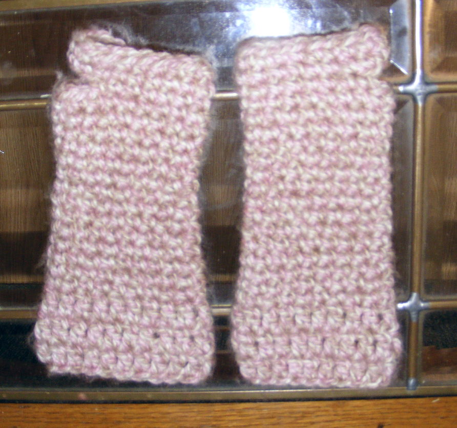 pinkwhitefingerlessgloves2.gif